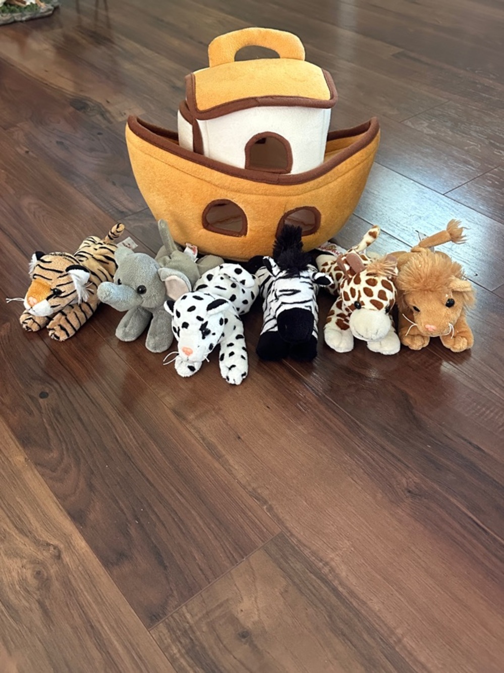 Plush Safari Ark with Yellow and Cream Soft Animal Friends